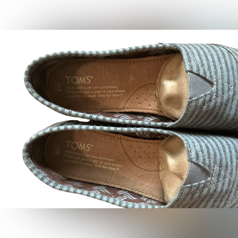 Toms Classic โMovember' Striped Canvas Flats. Size 6. - Picture 7 of 11